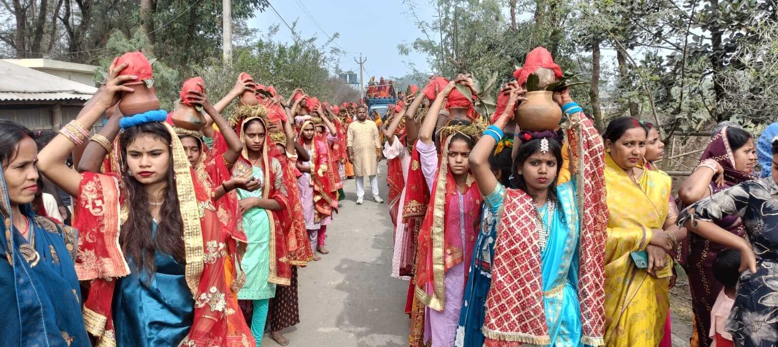 सनातन हिंदू सम्मेलन को लेकर निकाली भव्य कलश शोभा यात्रा