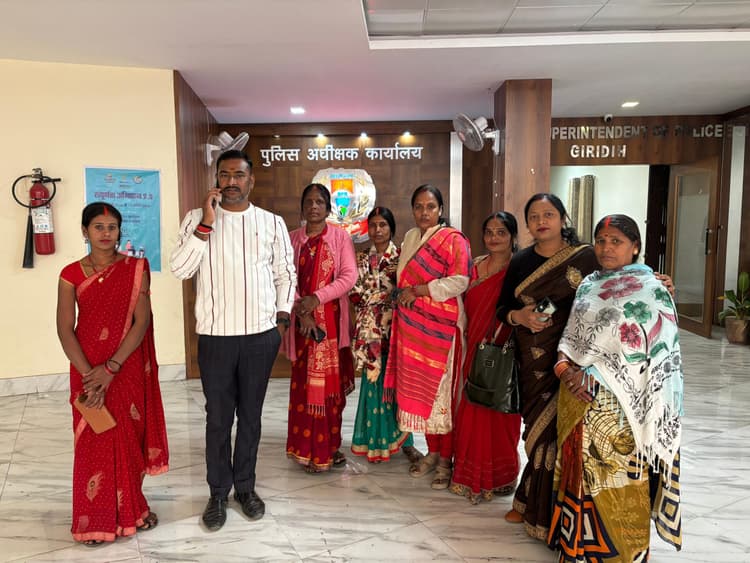 Giridih News :एसपी से मिला आजसू पार्टी का प्रतिनिधिमंडल