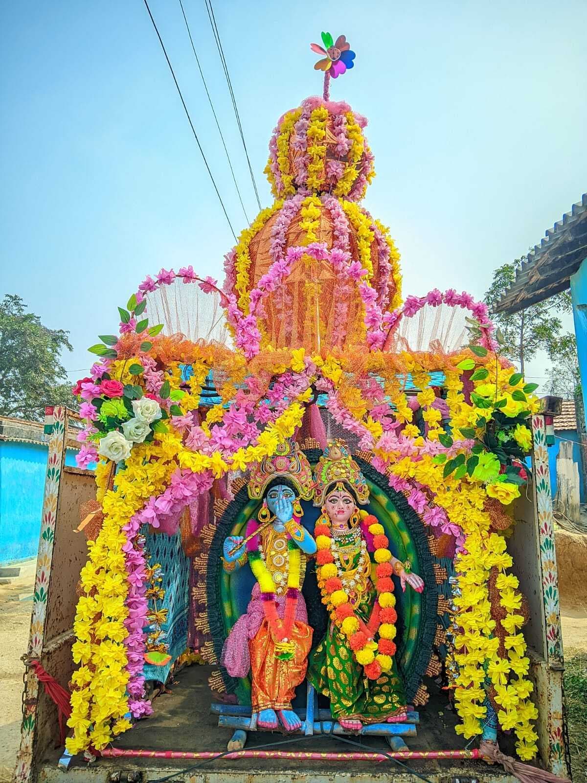 Seraikela Kharsawan News : बुरुडीह की टुसू प्रथम, मोलाडीह द्वितीय