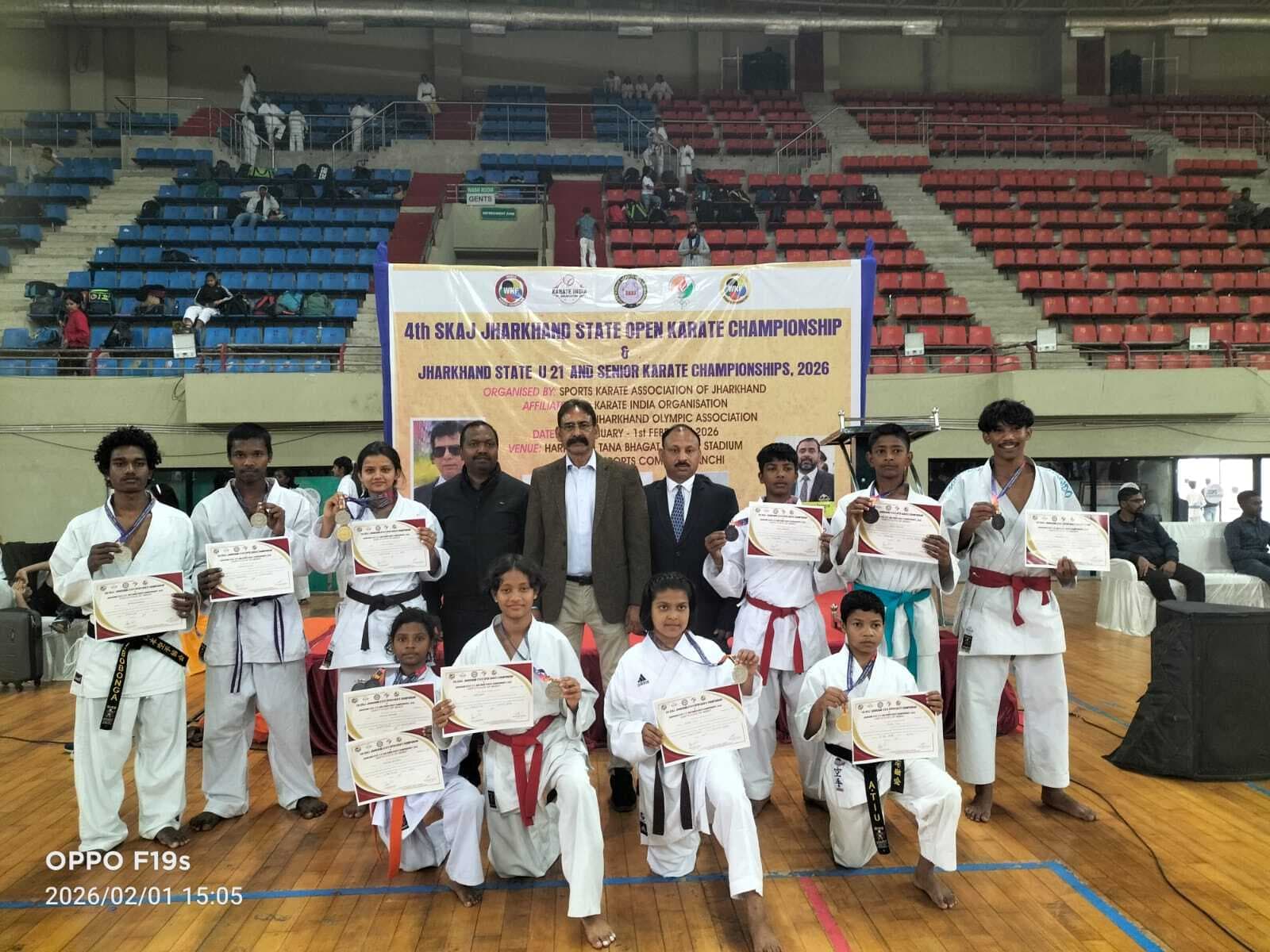 Chaibasa News : चाईबासा के कराटेकारों ने जीते 31 पदक