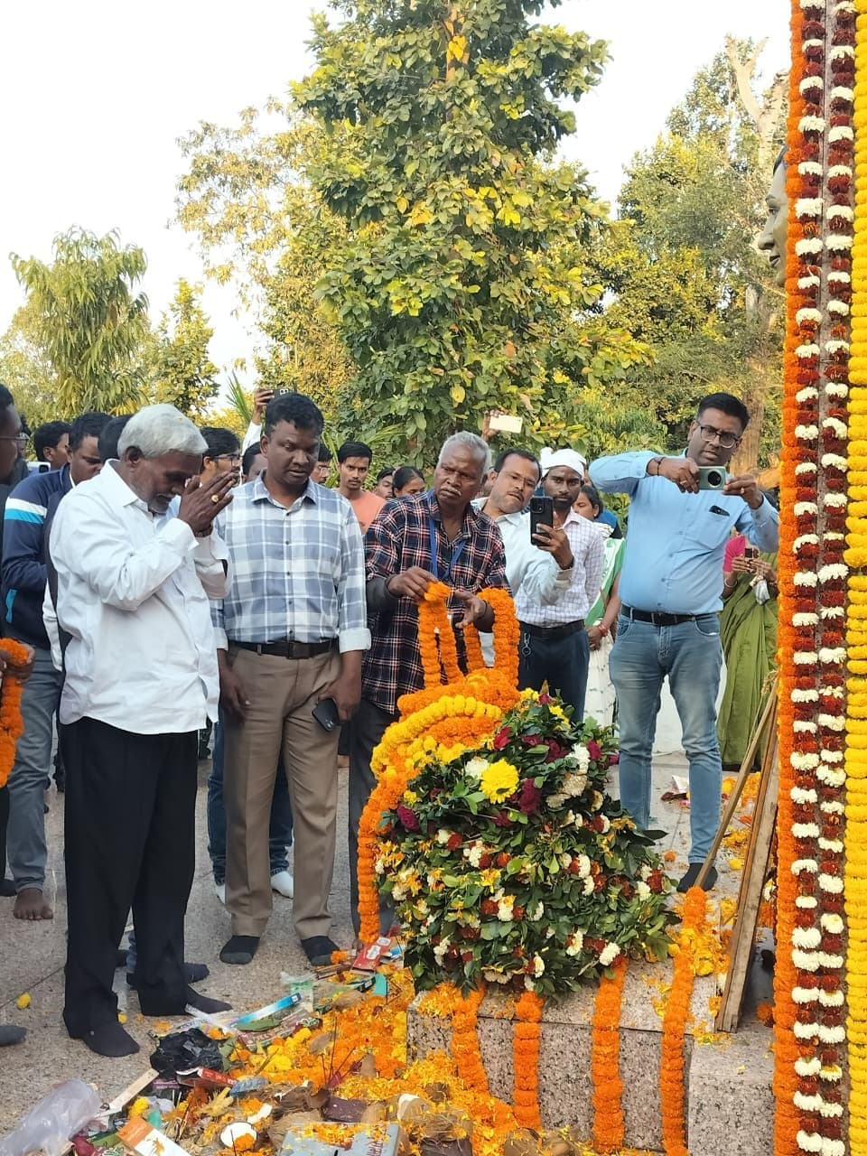 Chaibasa News : झारखंड में छीना जा रहा आदिवासियों का अधिकार, आदेश थोप रही सरकार : चंपाई