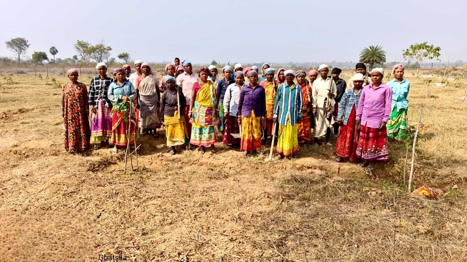 East Singhbhum News : 50 हजार पंजीकृत मजदूर, रोज 2000 को काम