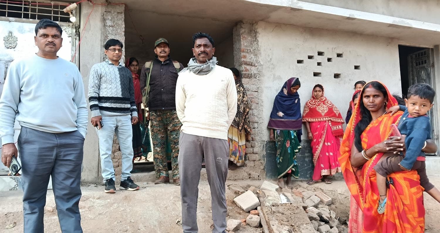 हाथी ने कई घरों को किया क्षतिग्रस्त, फसलों को रौंदा