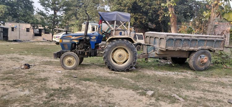 खनन विभाग पदाधिकारी ने बालू लदे ट्रैक्टर को किया जब्त