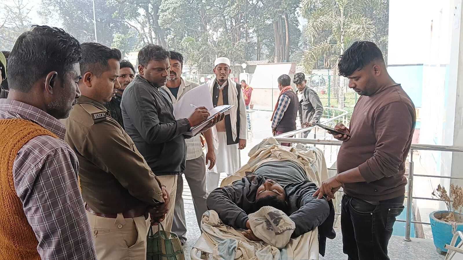 सड़क हादसे में बाइक सवार युवक की अस्पताल ले जाने के दौरान हुई मौत