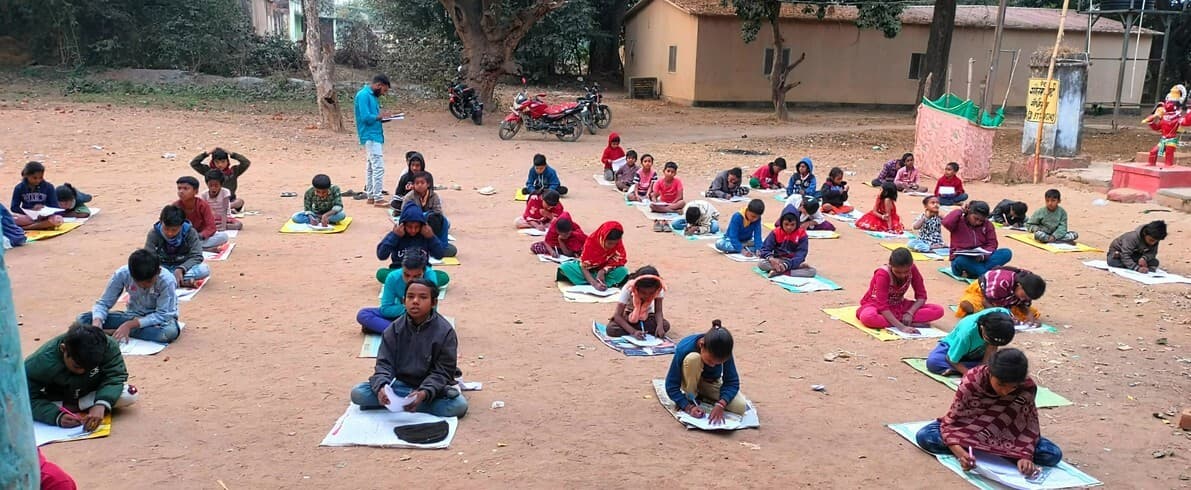 रजौन मानव सेवा आश्रम में जरूरतमंद बच्चों को नि:शुल्क शिक्षा