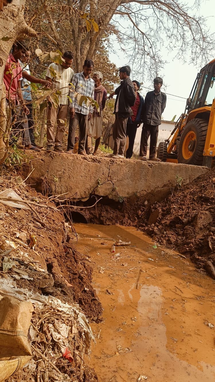 East Singhbhum News : हर साल यही कहानी, जिम्मेदारों की अनदेखी से आफत में किसानी