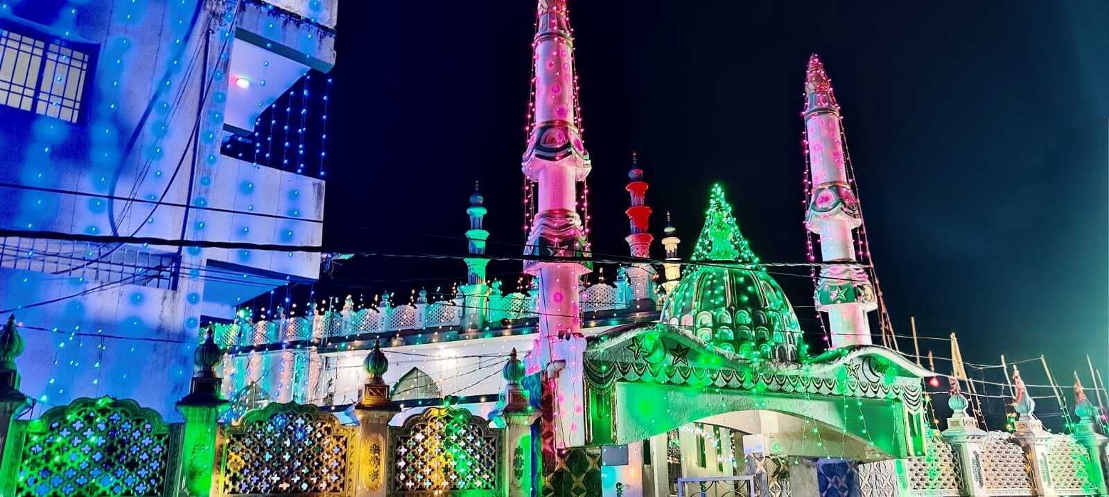 East Singhbhum News : इबादत में गुजरी रात, दुआ में मांगी मगफिरत