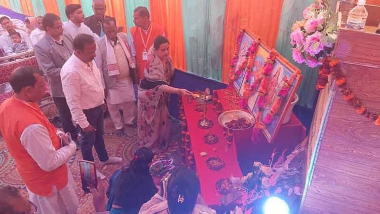 सरस्वती शिशु मंदिर वासुदेवपुर में वार्षिकोत्सव में लोकगीत व लघु नाटिका से बच्चों ने किया मंत्रमुग्ध