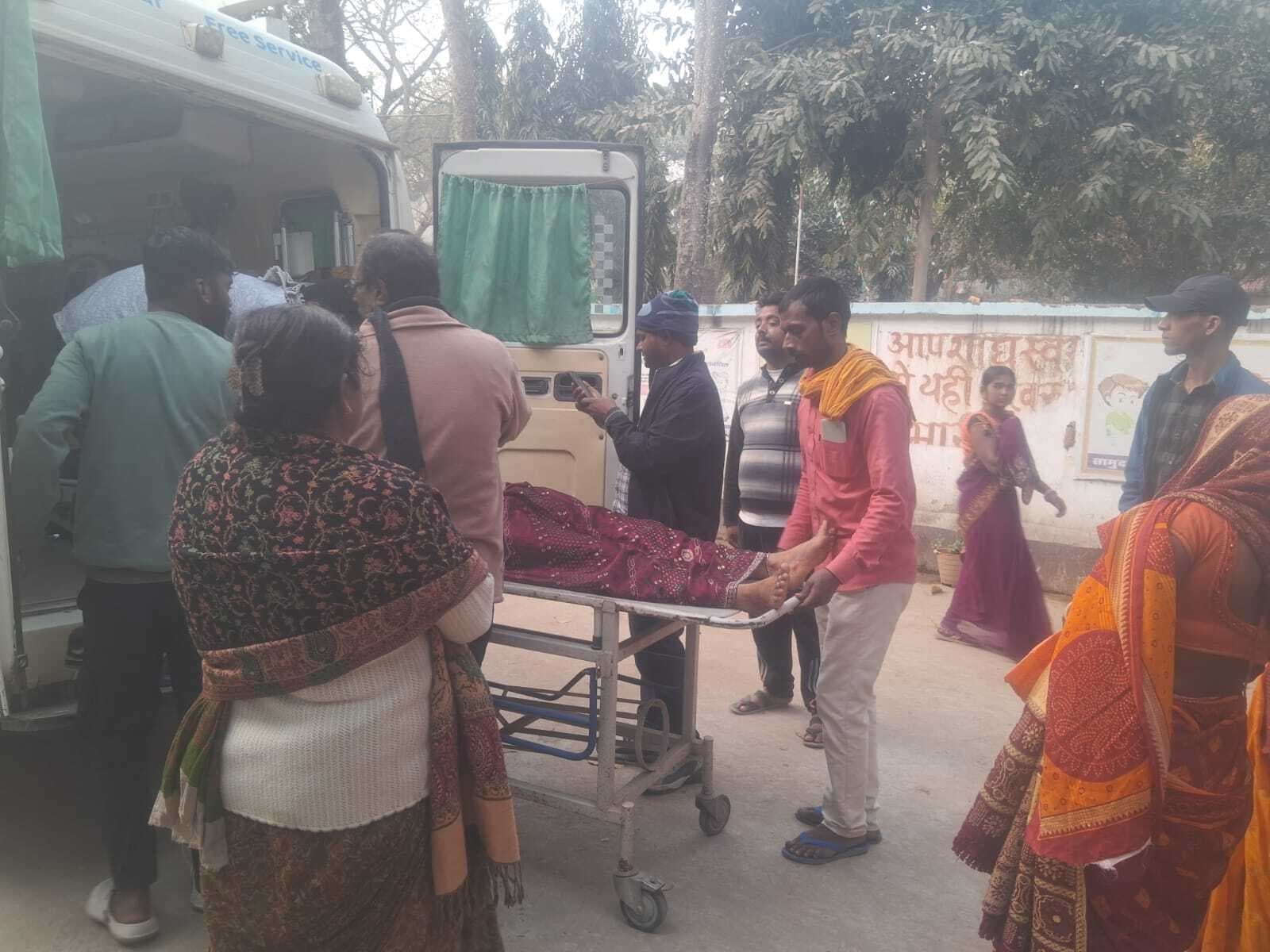 सड़क दुर्घटना में महिला गंभीर रूप से घायल