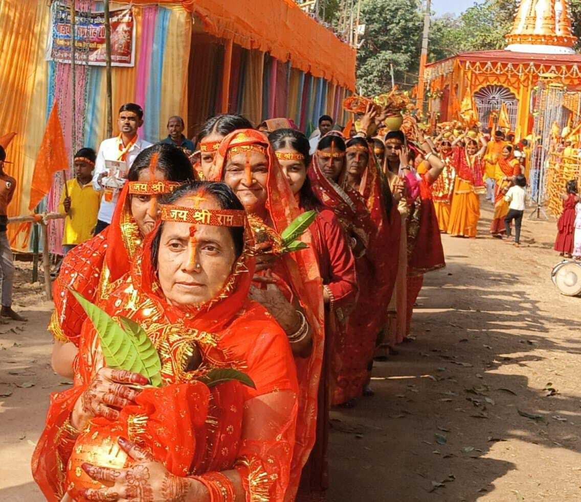 हनुमान मंदिर में धार्मिक अनुष्ठान, प्राण प्रतिष्ठा के लिए निकाली गयी कलश यात्रा