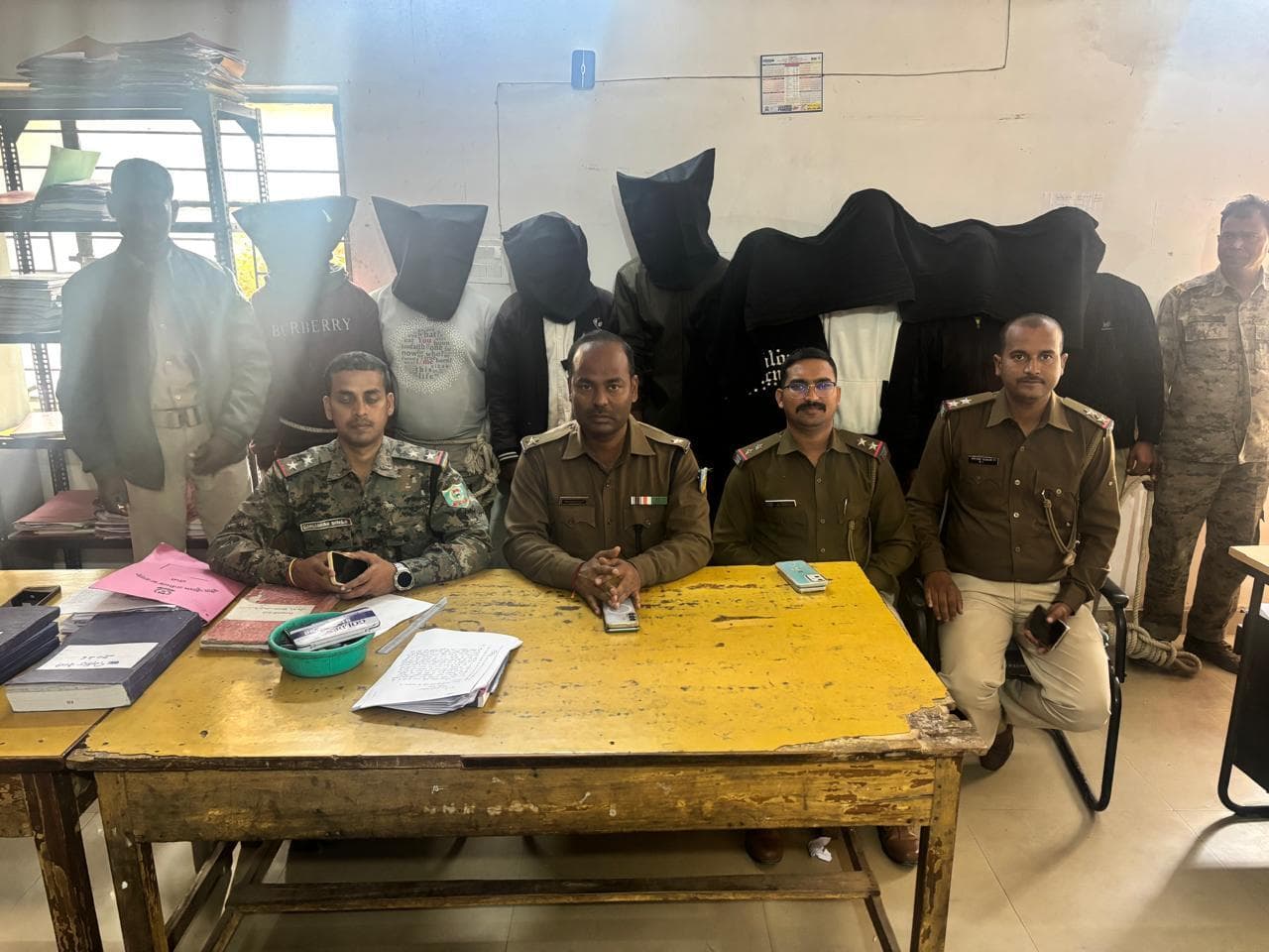 पुलिस ने 10 आरोपियों को भेजा जेल