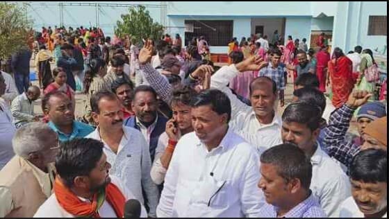 Giridih News :नामांकन के अंतिम दिन चला शक्ति प्रदर्शन का दौर