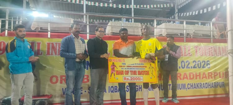 Chaibasa News : डीएमएसएफ ने पीयरलेस कोलकाता को हराया