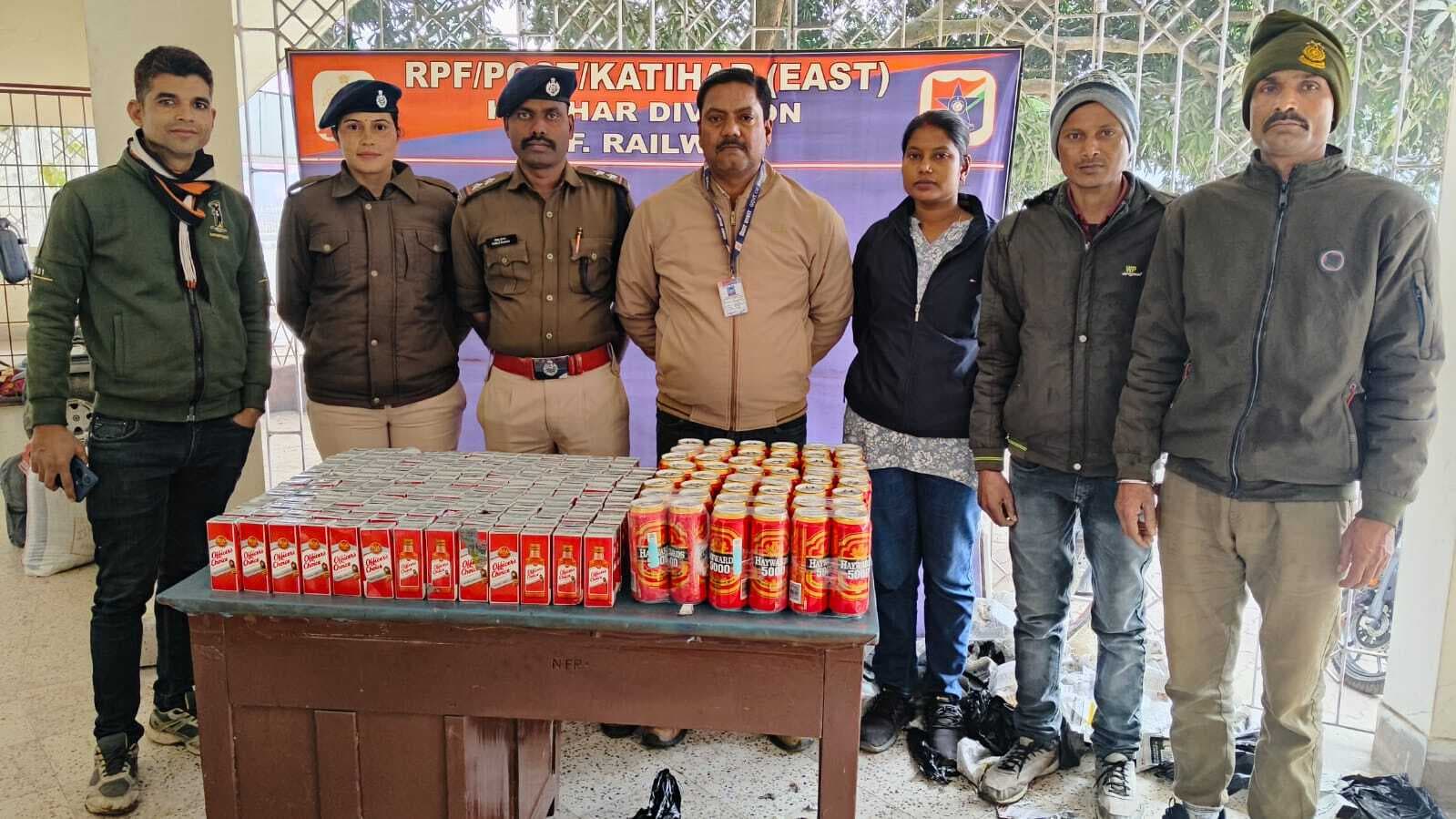 उत्पाद विभाग की कार्रवाई में दो महिला गिरफ्तार