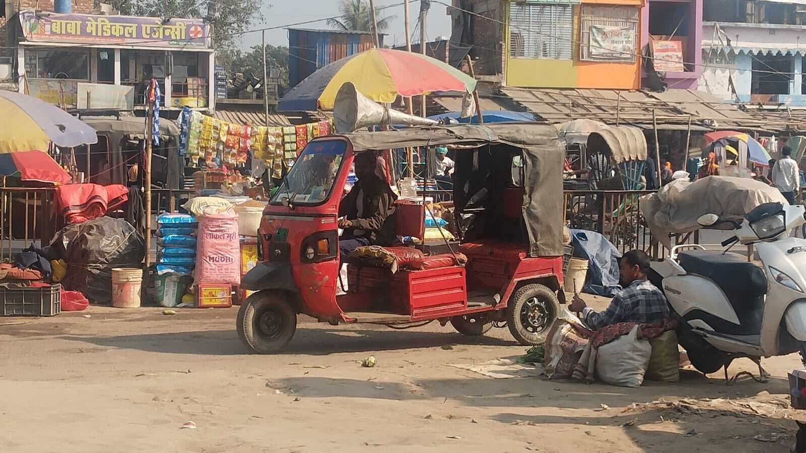 गेड़ाबाड़ी चौक पर 72 घंटे में सड़क खाली करने का दिया अल्टीमेटम