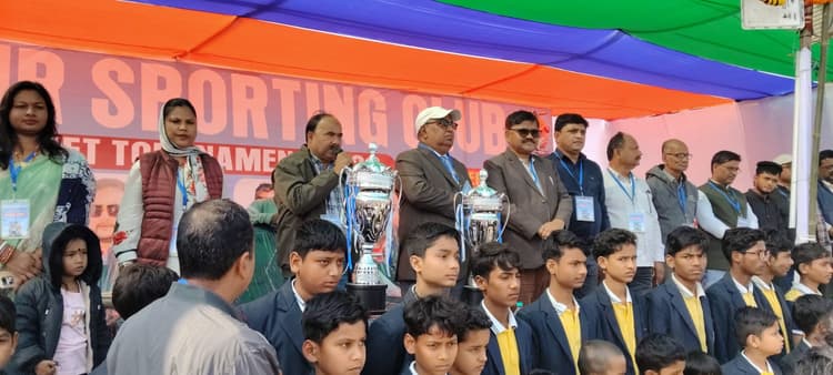 हीरो कप के उद्घाटन मैच में दालकोला की टीम विजयी