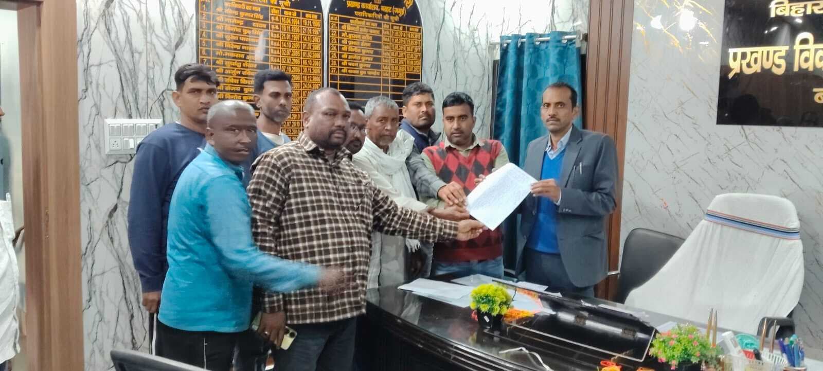 प्रखंड कार्यालय भवन शिफ्टिंग के विरोध में नौ से अनिश्चितकालीन धरना
