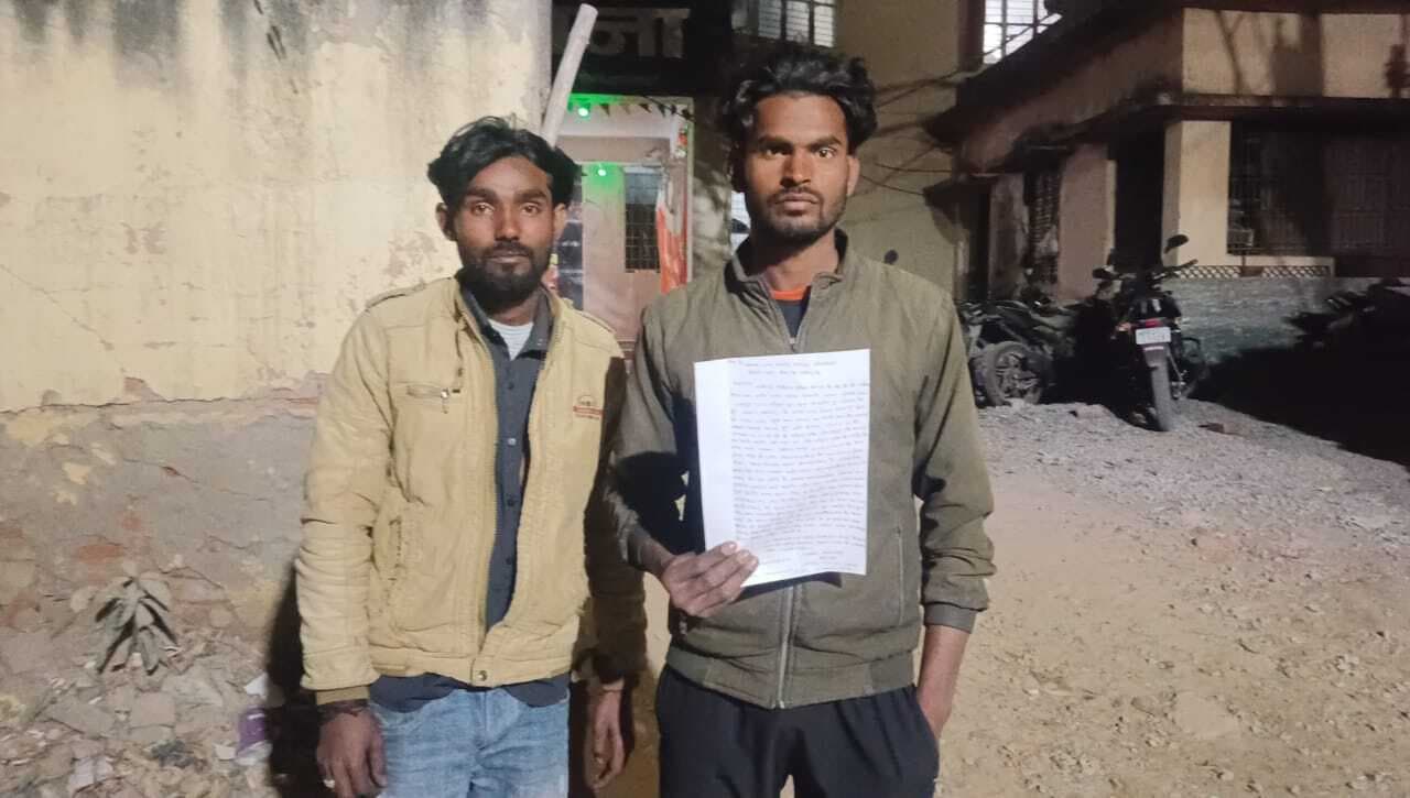 कपड़ा फेरी करनेवाले के साथ मारपीट व छिनतई