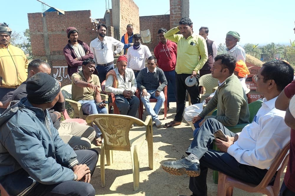 रेलवे ओवरब्रिज के संपर्क पथ की ऊंचाई कम करने पर बनी सहमति