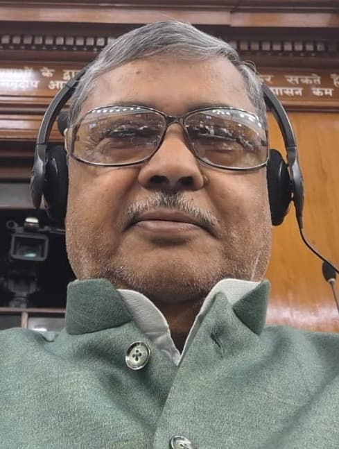 हाउसिंग कॉलोनी के खाली भूखंड चिह्नित कर करें आवंटन : खेमका