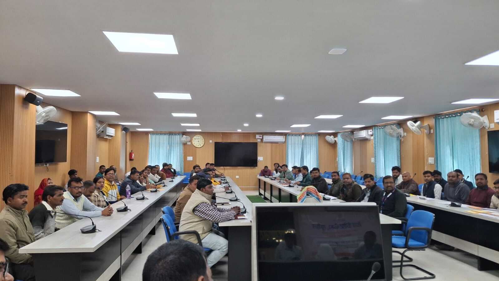 उद्योग योजनाओं की धीमी प्रगति पर डीएम सख्त, बैंकों को शीघ्र ऋण स्वीकृति का अल्टीमेटम