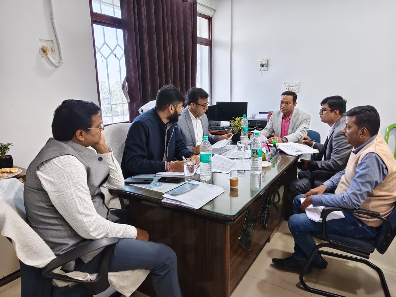 बिजली चोरी करने वालों पर करें कार्रवाई