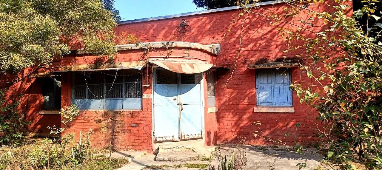 रेल आवास का ताला तोड़कर कब्जा का प्रयास विफल