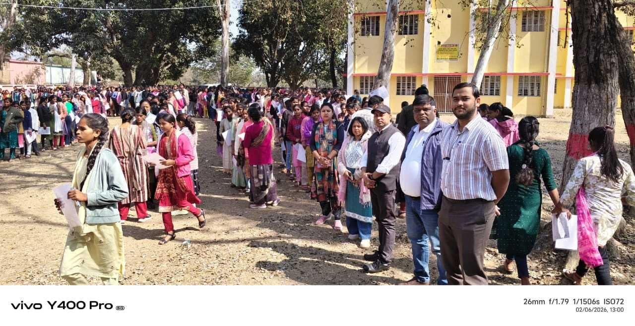 प्रखंड के तीन परीक्षा केंद्रों पर कुल 22 परीक्षार्थी रहे अनुपस्थित