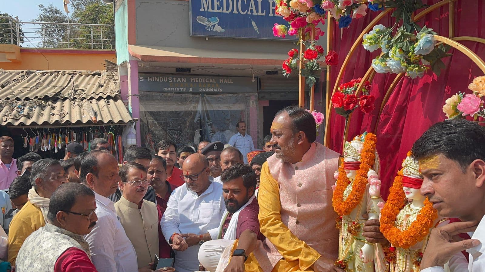 श्रद्धा के साथ हुई लक्ष्मी नारायण प्रतिमा की प्राण-प्रतिष्ठा
