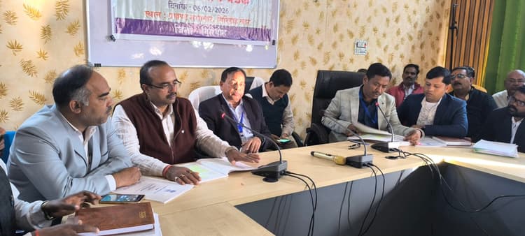 -प्रेक्षक ने वार्ड पार्षद प्रत्याशियों के साथ की बैठक, दिये कई निर्देश