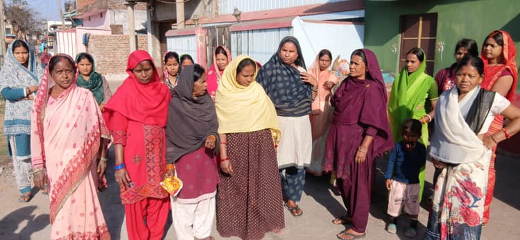 Bokaro News : राजाबेडा और गंझू मोहल्ला की सड़कें जर्जर