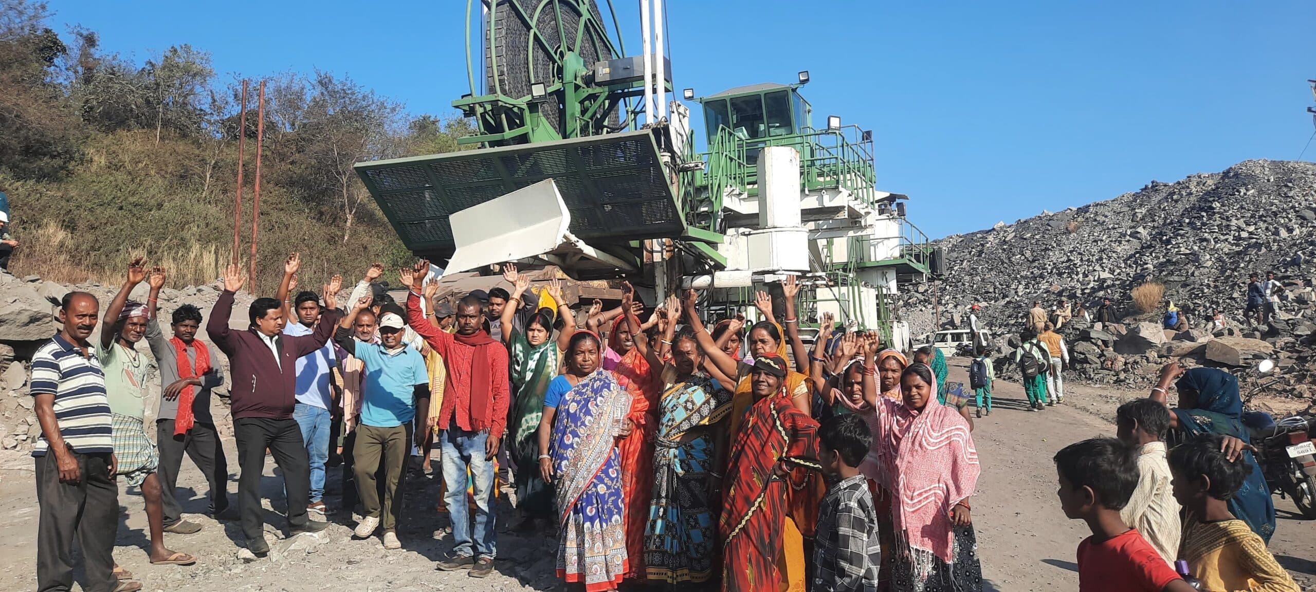 Bokaro News : विस्थापितों ने चालू नहीं होने दी हाइवाल माइनिंग