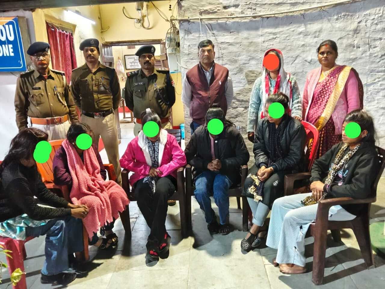 डेहरी स्टेशन से छह नाबालिग किशोरियों का रेस्क्यू, महिला तस्कर गिरफ्तार