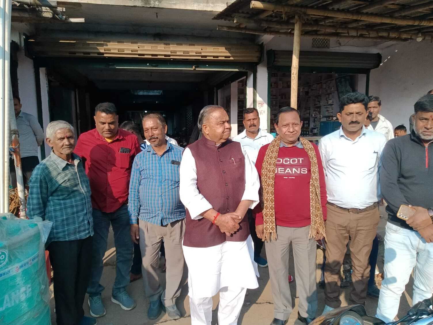 रामनारायण मंडल ने सुनी जनसमस्याएं, बदहाल नल-जल योजना पर जतायी नाराजगी