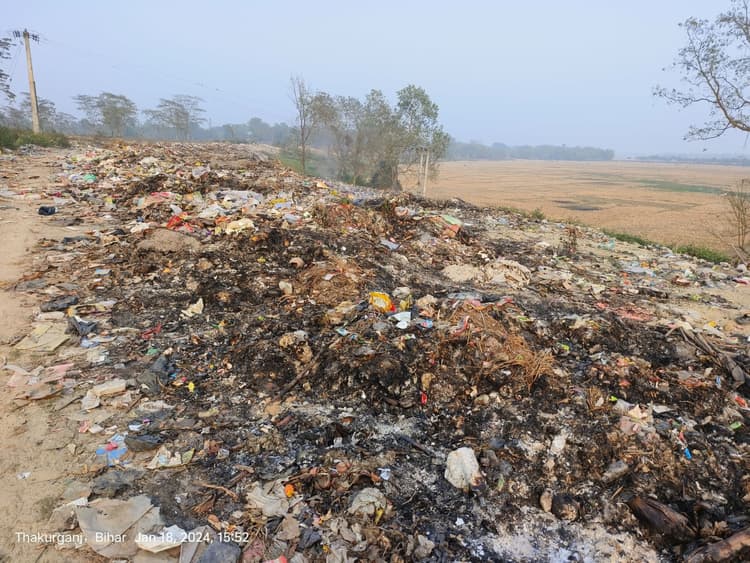 ठाकुरगंज नपं : अधर में लटका एमआरएफ सेंटर का निर्माण, कूड़ा निस्तारण में परेशानी