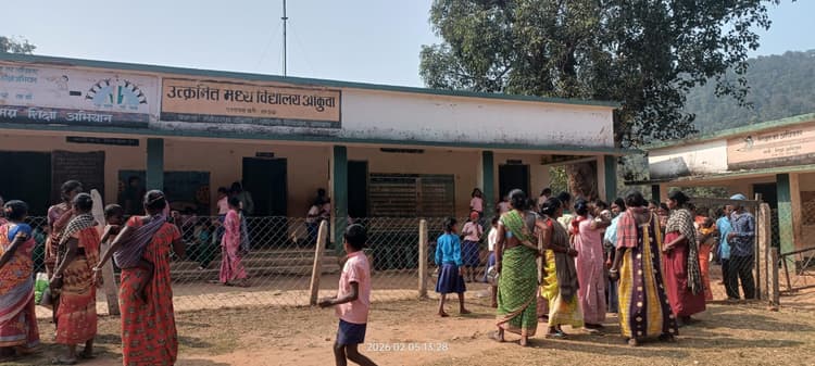 Chaibasa News : एचएम से 24 घंटे में जवाब तलब, 3 माह के लिए नये को प्रभार