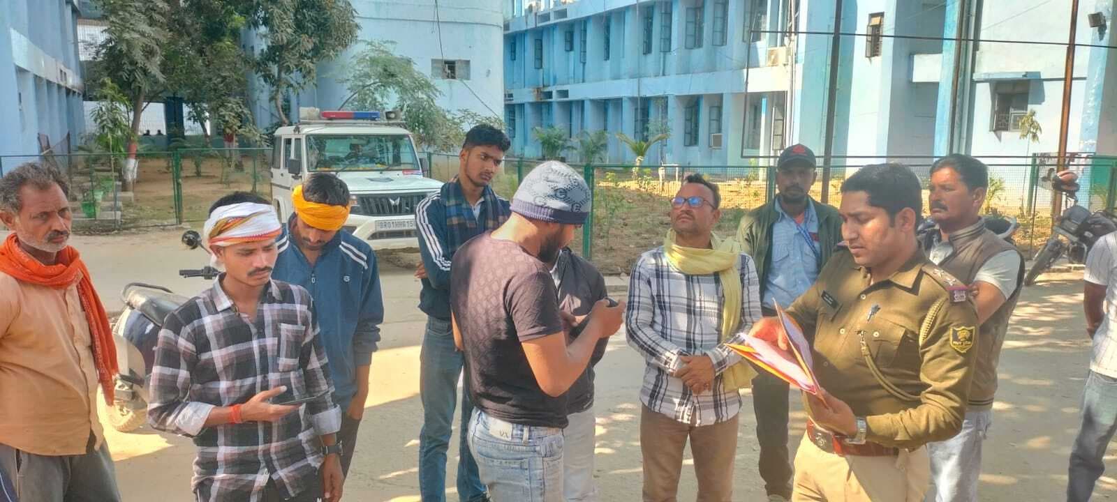 बाइक की टक्कर से साइकिल सवार रात्रि प्रहरी की मौत, मचा कोहराम