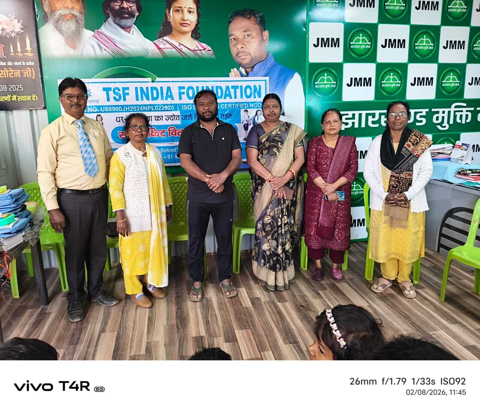 जरूरतमंद बच्चों को मिला स्कूल किट