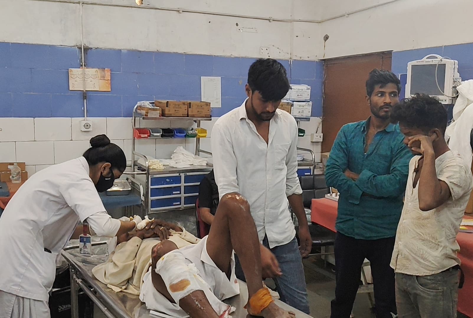 पिकअप के धक्के से  साइकिल सवार वृद्ध घायल