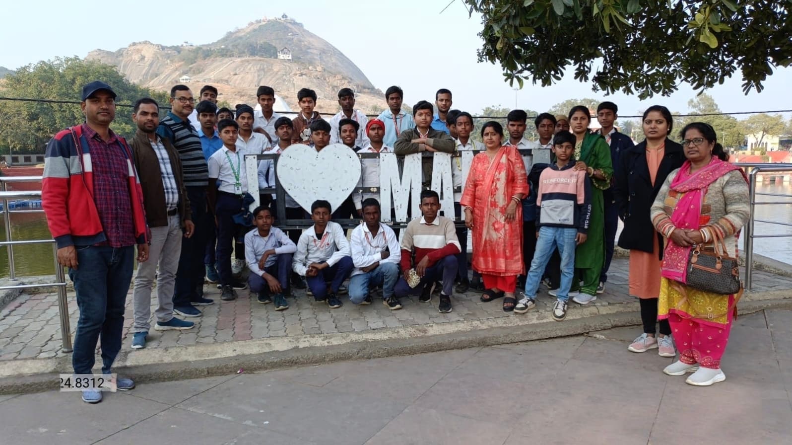छात्रों काे ओढ़नी डैम व मंदार पापहरणी का कराया गया शैक्षणिक परिभ्रमण