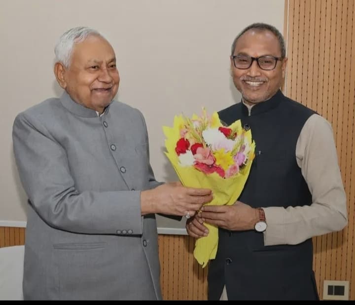 रैयांपुर महानंदा नदी में पुल निर्माण की मांग