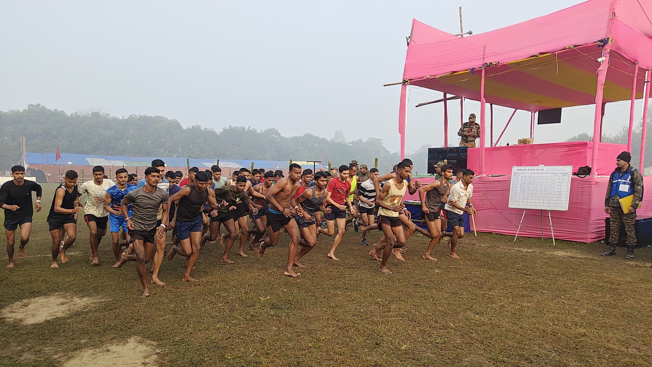 अग्निवीर भर्ती रैली: सातवें दिन 12 जिले के युवाओं ने अग्निवीर ऑफिस असिस्टेंट व एसकेटी पद के लिए लगायी दौड़