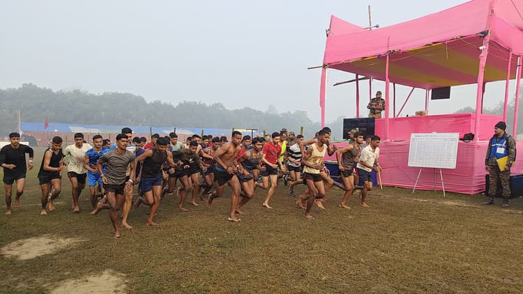 अग्निवीर भर्ती रैली: सातवें दिन 12 जिले के युवाओं ने अग्निवीर ऑफिस असिस्टेंट व एसकेटी पद के लिए लगायी दौड़