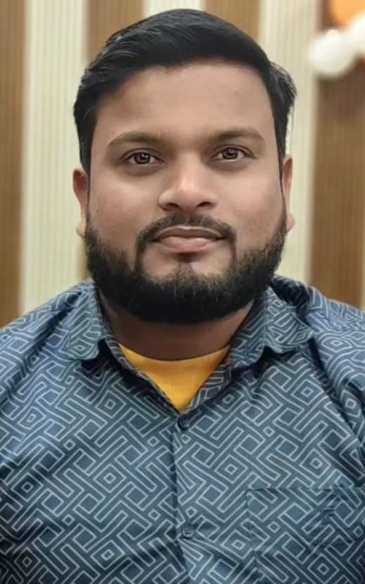 सड़क हादसे में बाइक सवार पैथोलॉजी संचालक की मौत