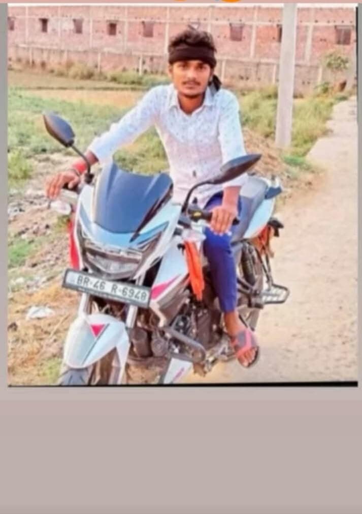 सड़क हादसे में बाइक सवार दो युवकों की मौत