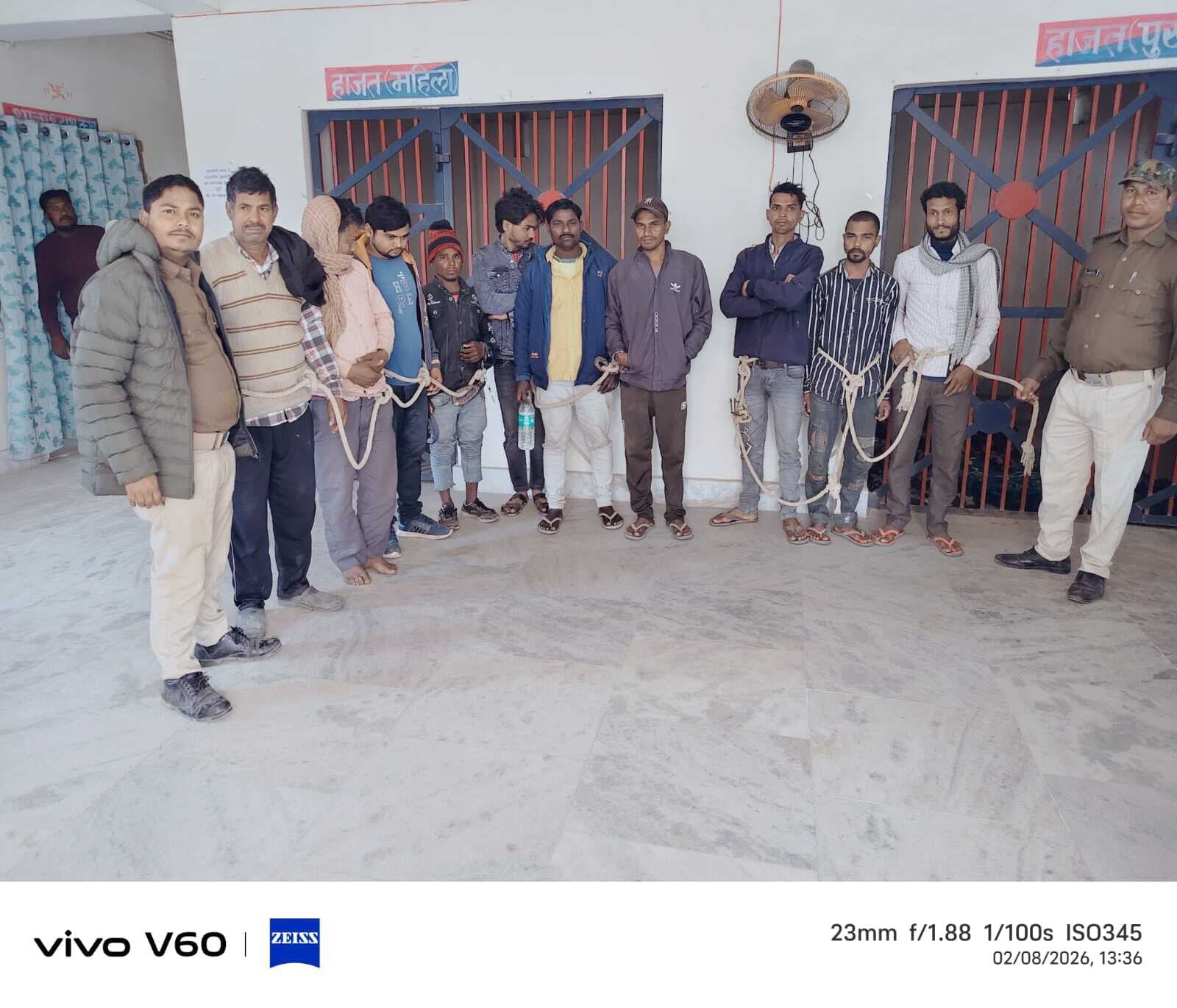 सालमारी पुलिस ने 10 शराबियों को किया गिरफ्तार