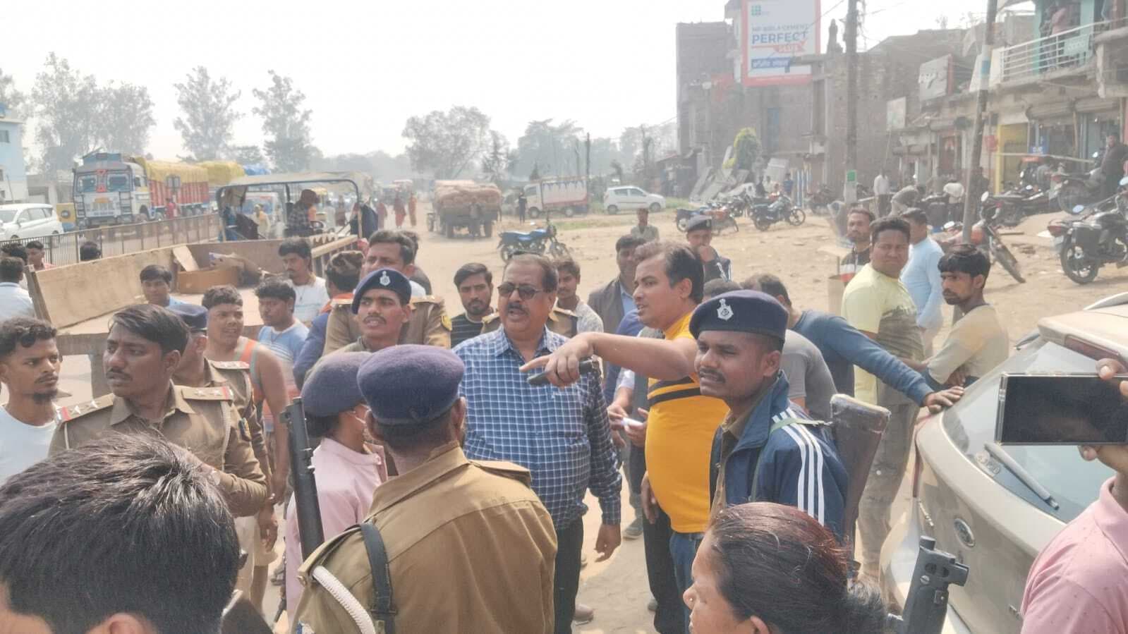 गेड़ाबाड़ी में एनएच-31 की 200 फीट भूमि से हटाया गया अतिक्रमण