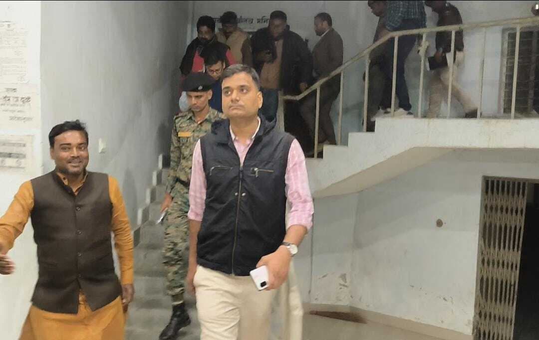 डीएम ने सभी किसानों से एफआर आइडी बनाने की अपील की