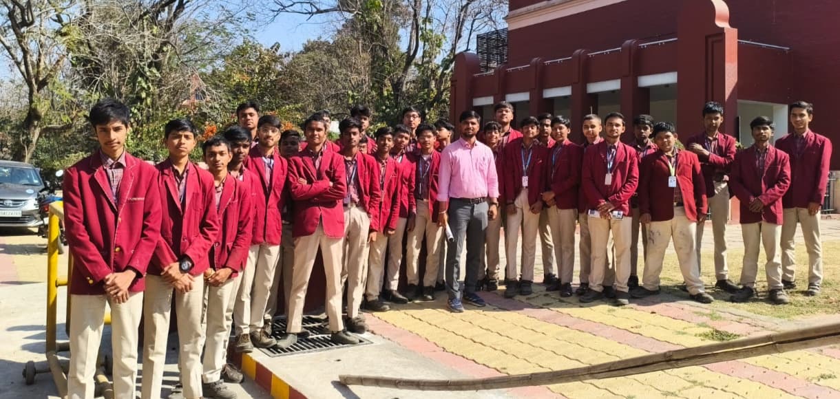 डीएवी सिल्ली के बच्चों ने शैक्षणिक भ्रमण किया